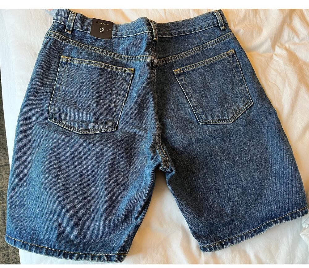 NWT Club Room Blue Jean Bermuda Shorts Men's Size 32 Blue Denim Pockets